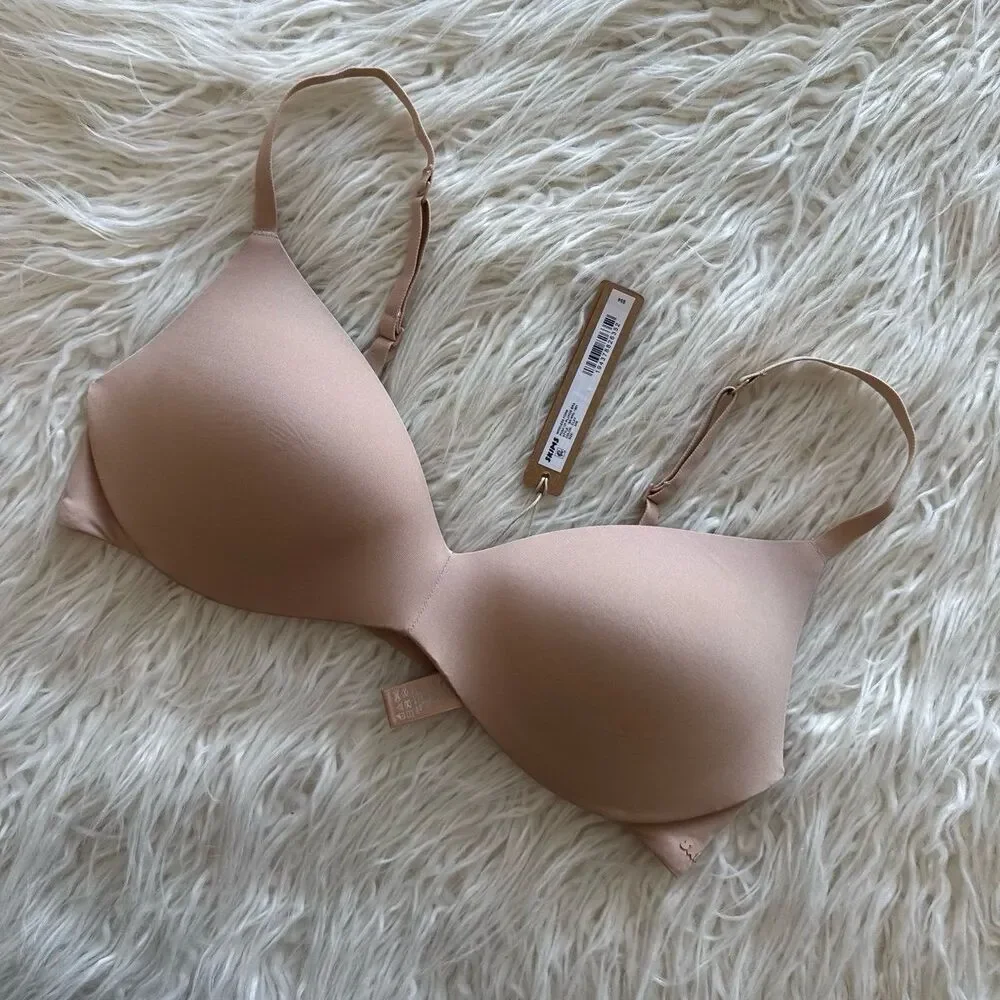 SKIMS Nude Seamless Bra - Picture 4 of 7